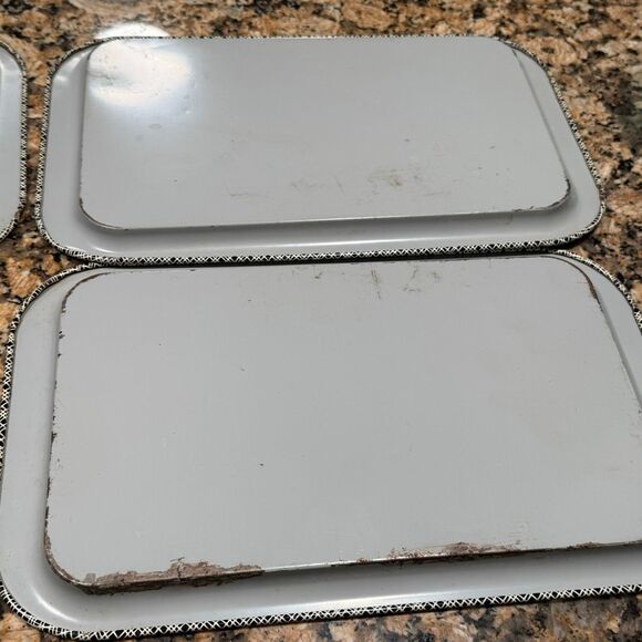 Vintage Mid-Century Red Roses White Daisies Black Metal Serving Trays Set of 4 - Picture 8 of 9